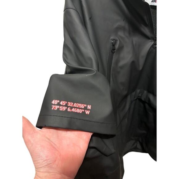 Sushito Clothing jacket coat ANIMENYC X Anime 2023 waterproof windbreaker L NWOT - Picture 6 of 11